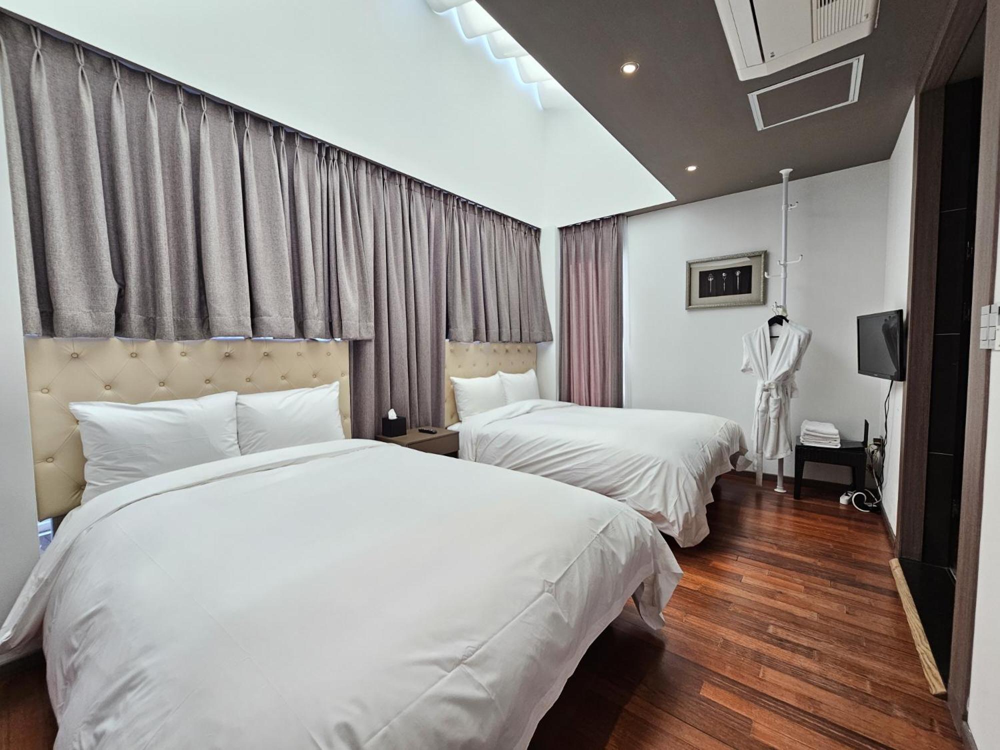 Jeju Hotel Scarboro Согвипхо Экстерьер фото