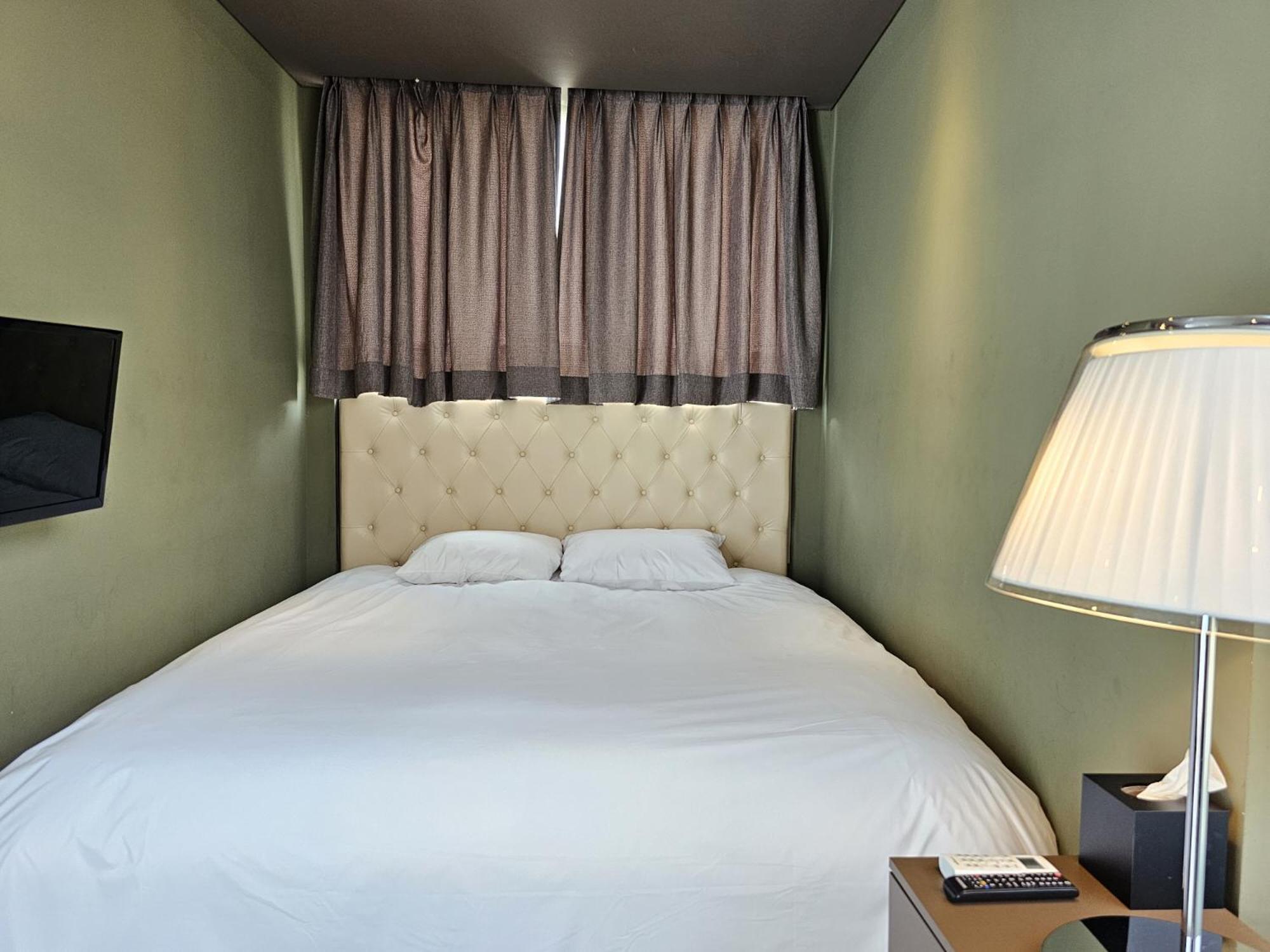 Jeju Hotel Scarboro Согвипхо Экстерьер фото