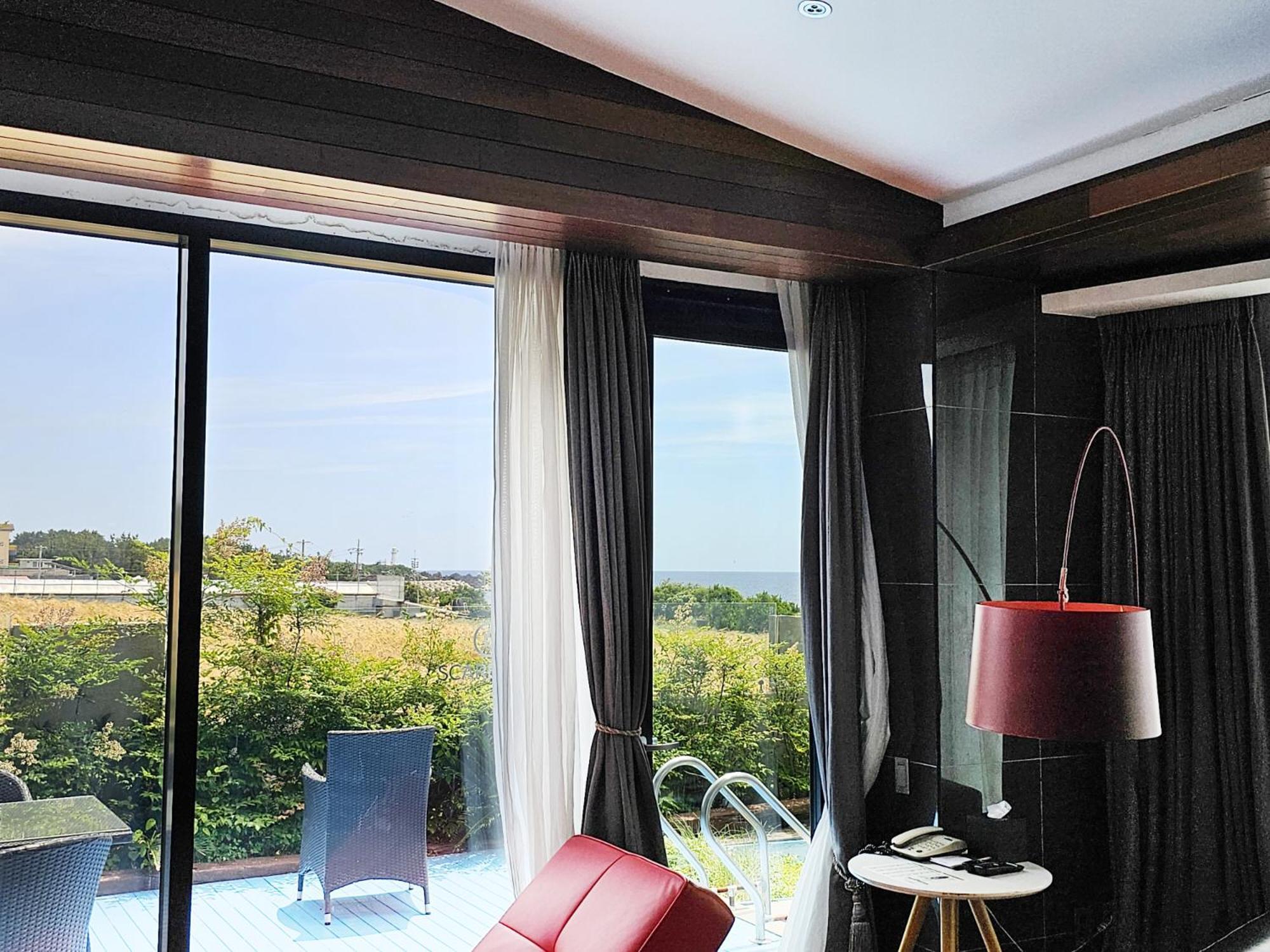 Jeju Hotel Scarboro Согвипхо Экстерьер фото