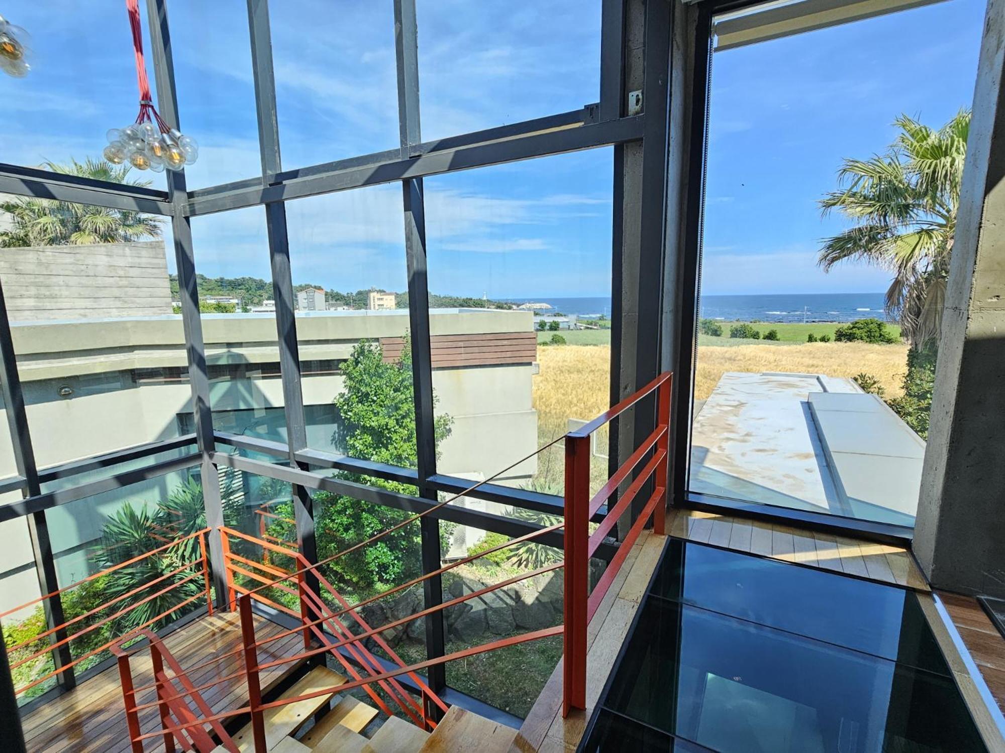 Jeju Hotel Scarboro Согвипхо Экстерьер фото