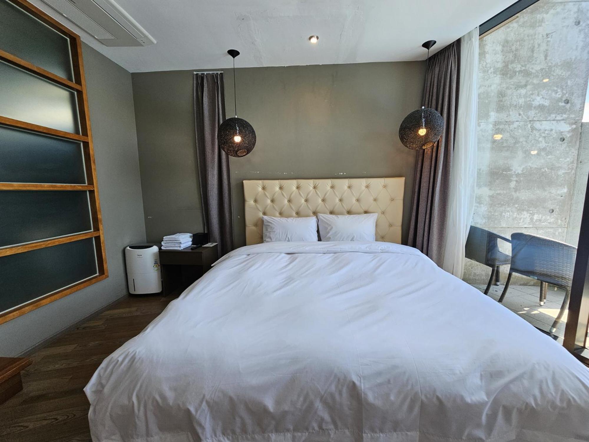 Jeju Hotel Scarboro Согвипхо Экстерьер фото