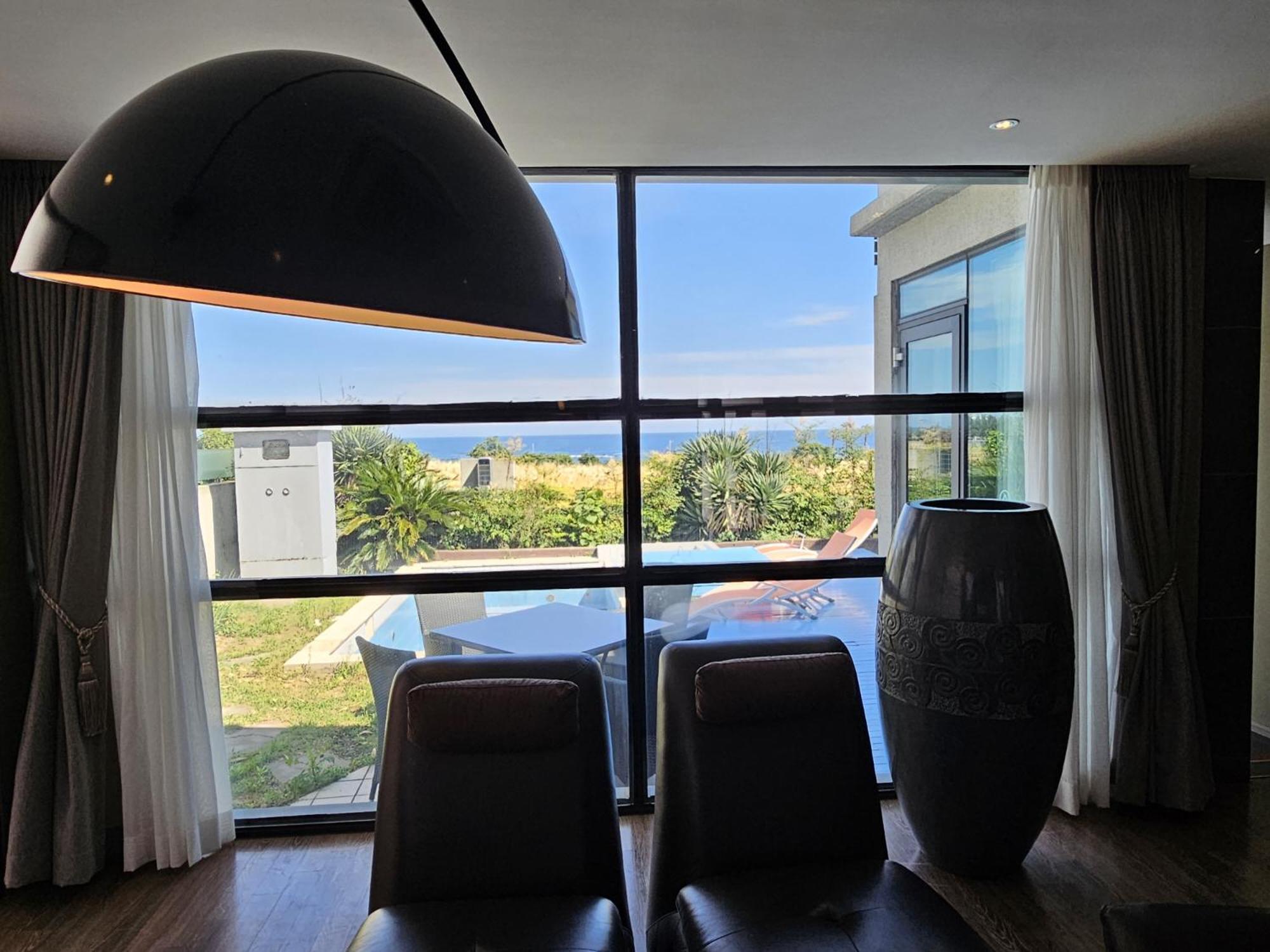 Jeju Hotel Scarboro Согвипхо Экстерьер фото