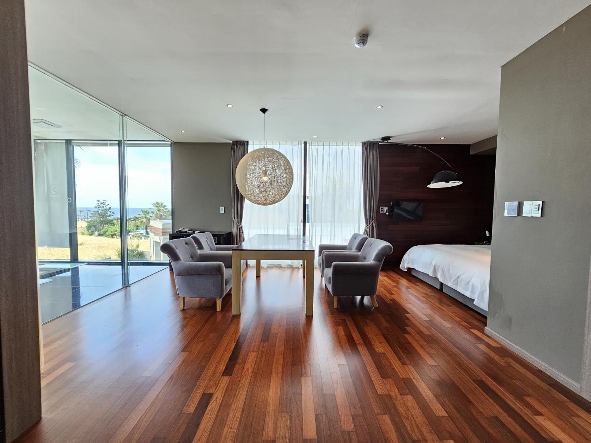 Jeju Hotel Scarboro Согвипхо Экстерьер фото