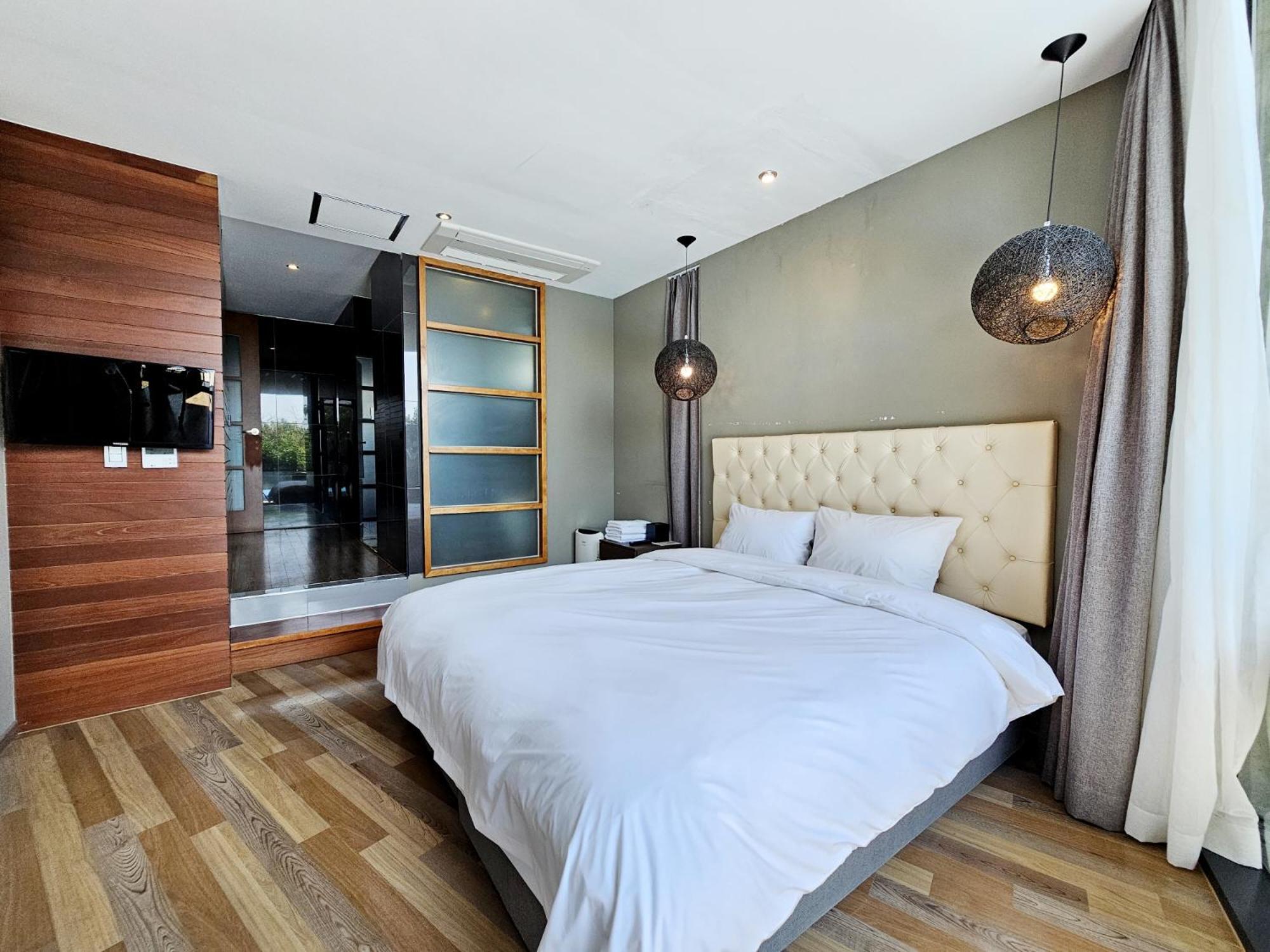 Jeju Hotel Scarboro Согвипхо Экстерьер фото