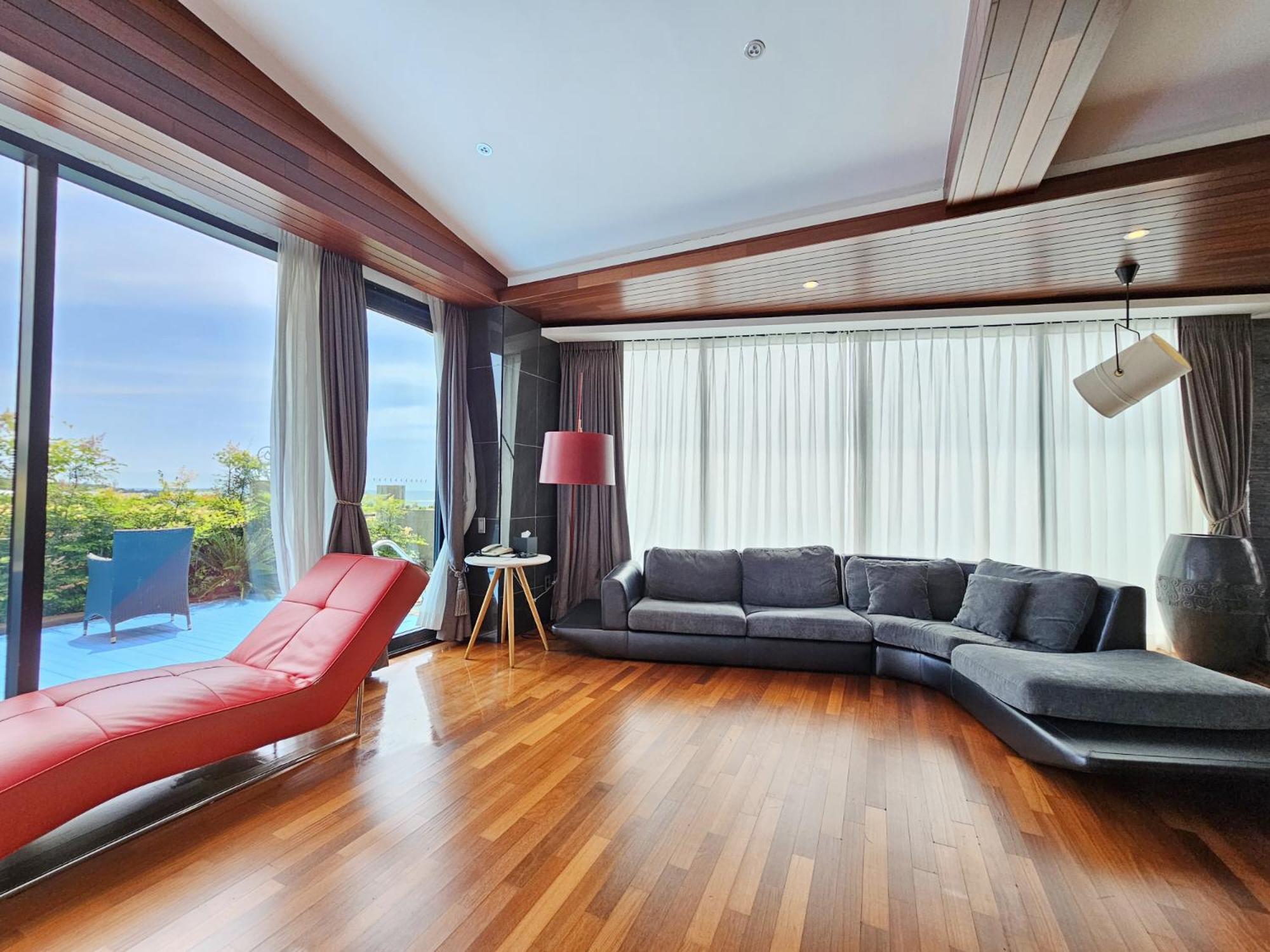 Jeju Hotel Scarboro Согвипхо Экстерьер фото