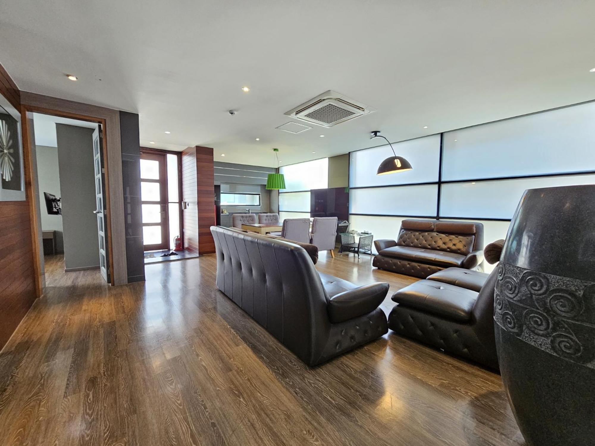 Jeju Hotel Scarboro Согвипхо Экстерьер фото