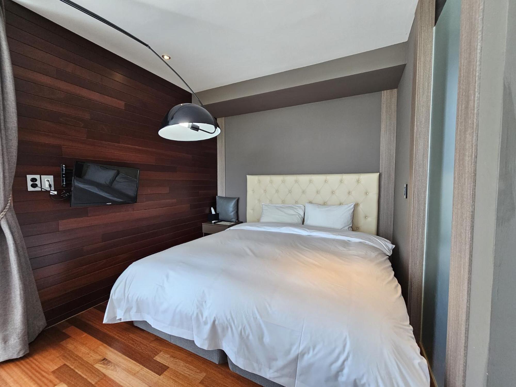 Jeju Hotel Scarboro Согвипхо Экстерьер фото