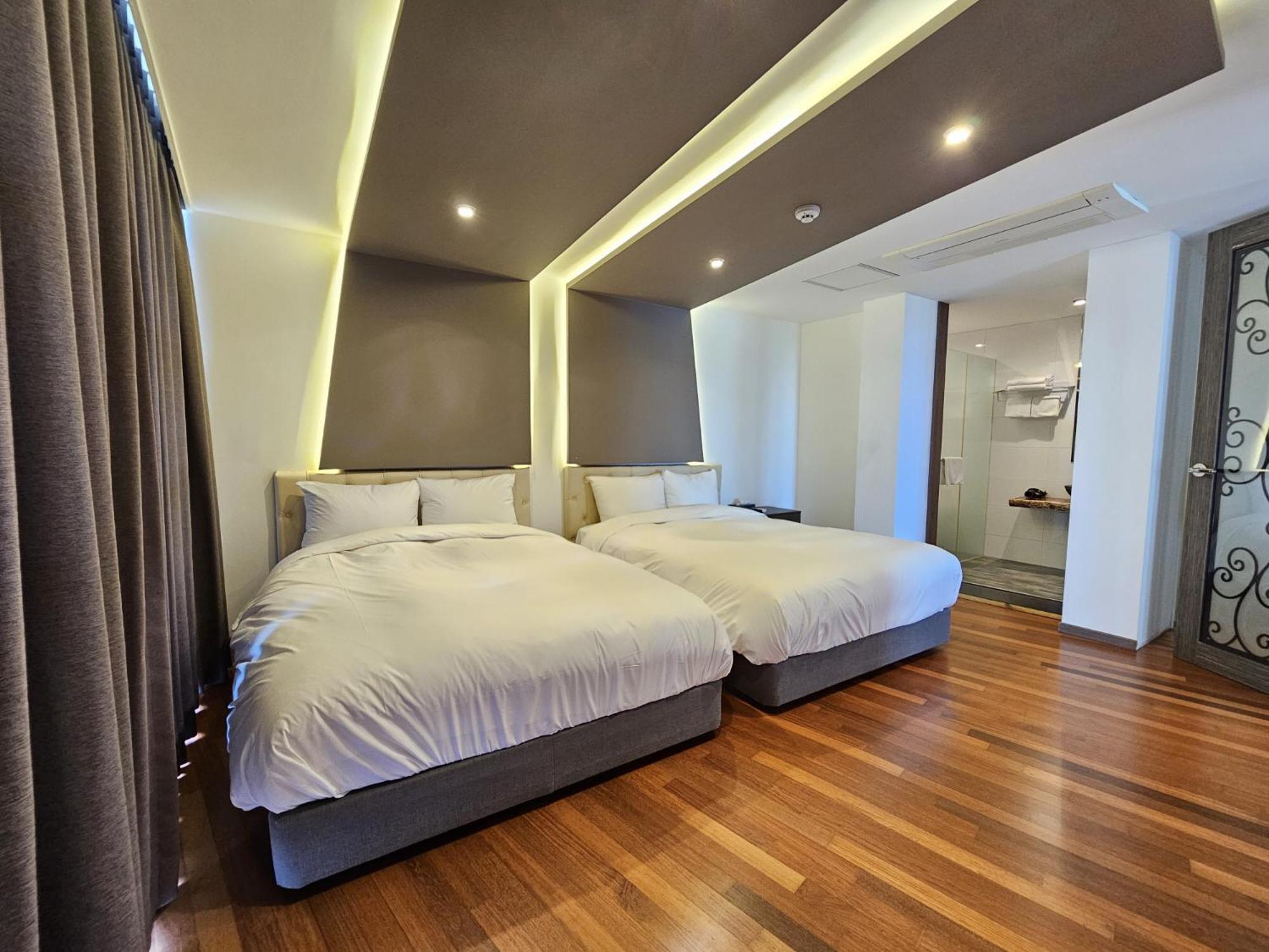 Jeju Hotel Scarboro Согвипхо Экстерьер фото