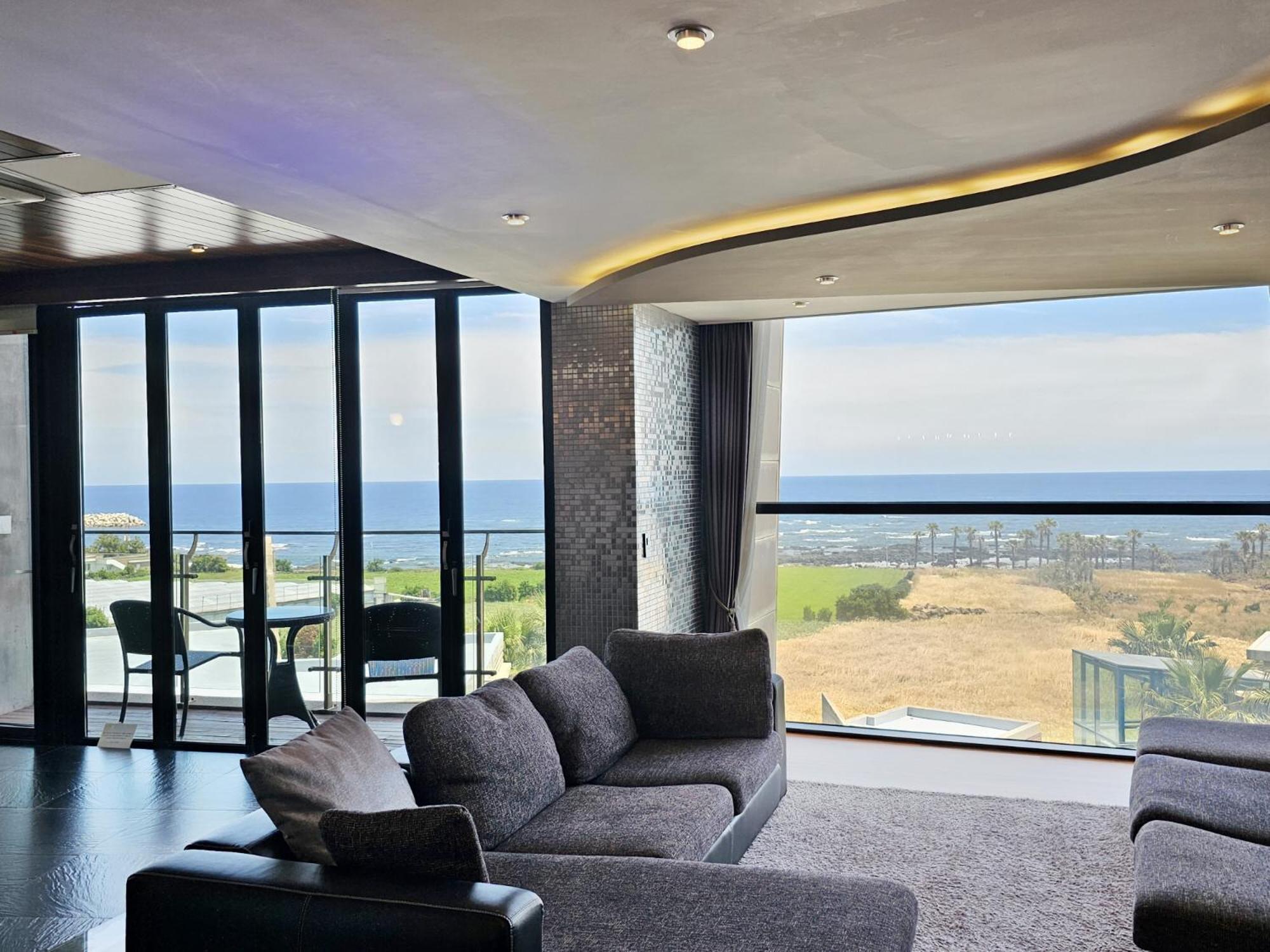 Jeju Hotel Scarboro Согвипхо Экстерьер фото
