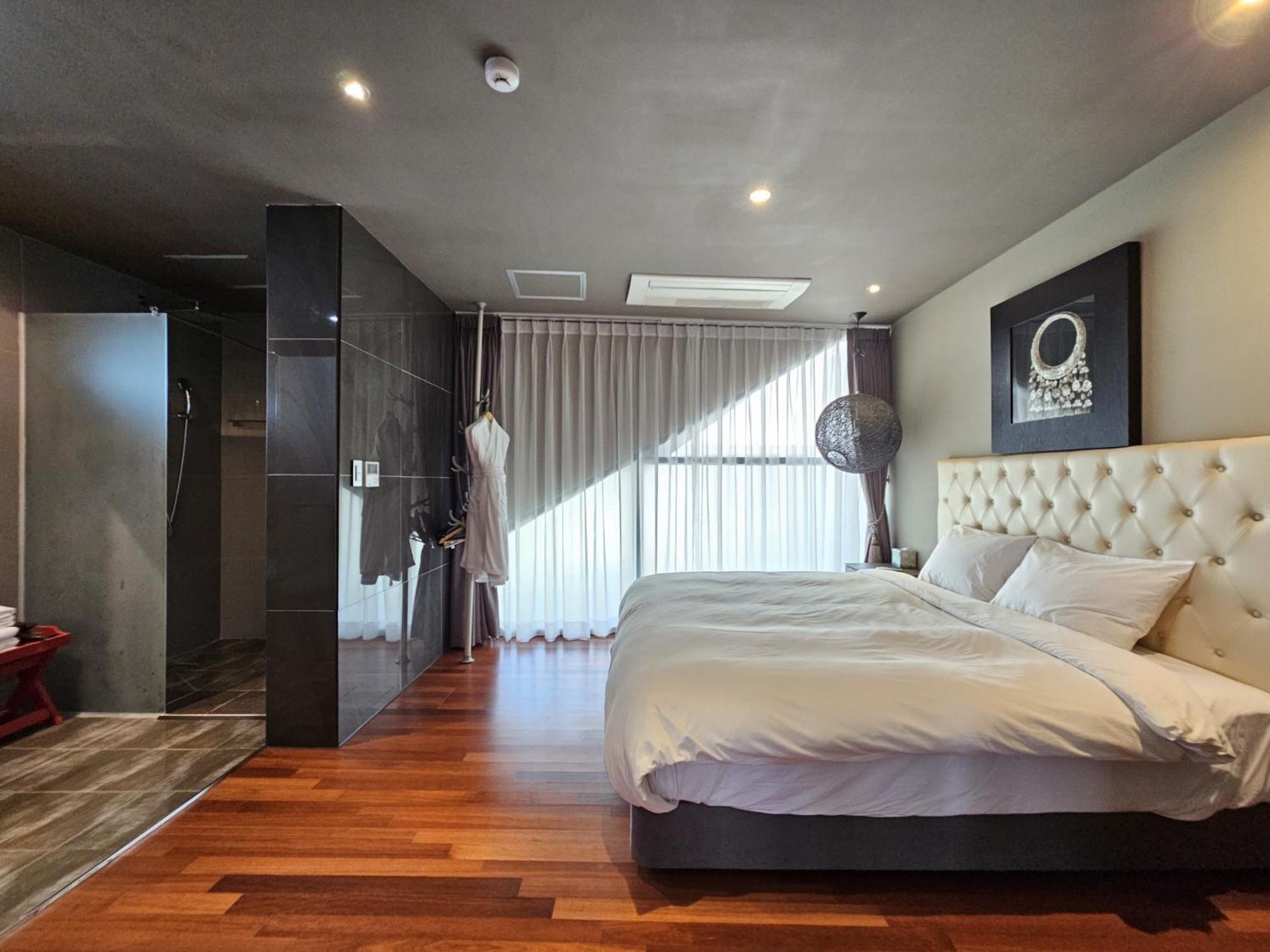 Jeju Hotel Scarboro Согвипхо Экстерьер фото